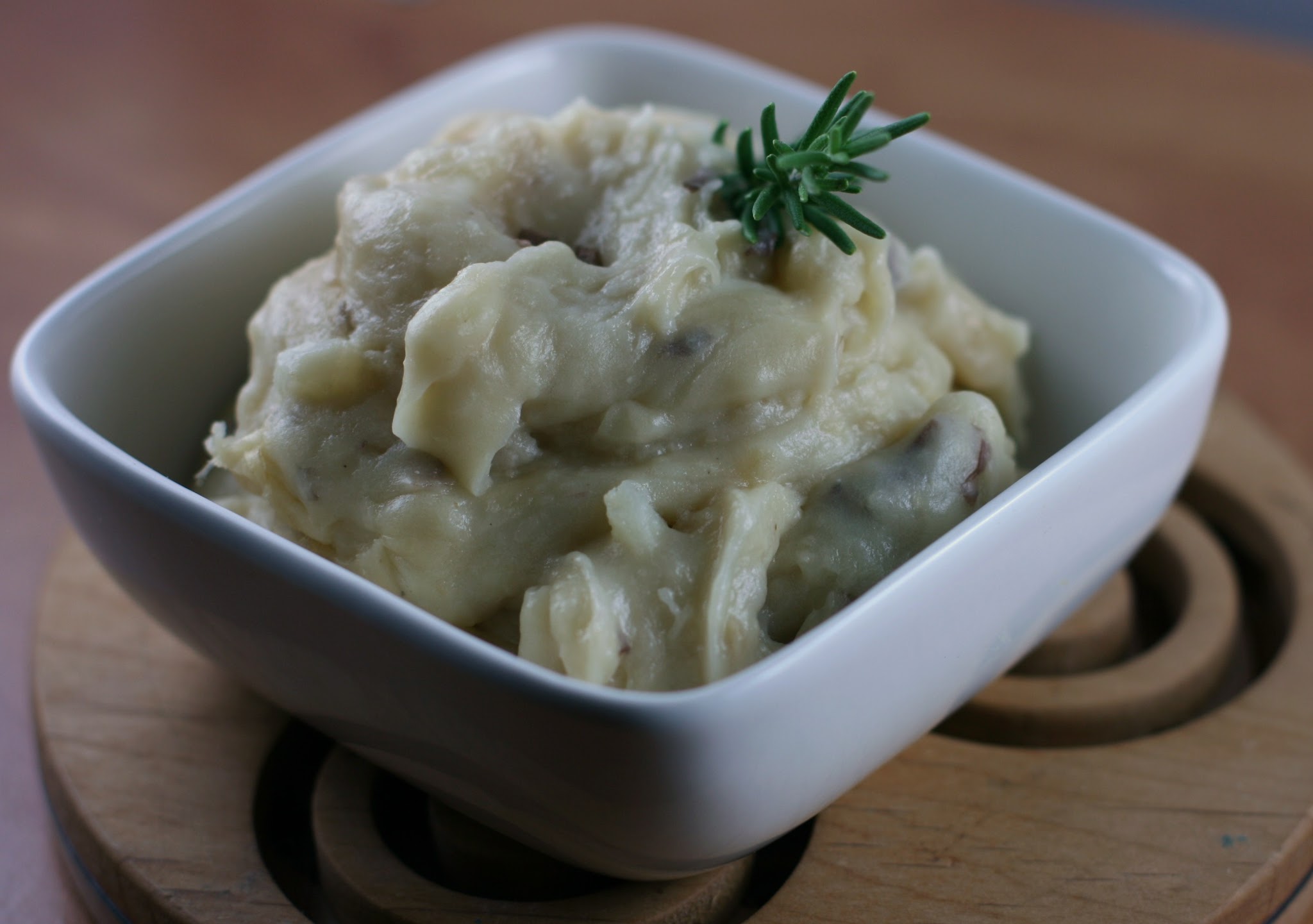 Slow Cooker Roasted Garlic Mashed Potatoes Recipe