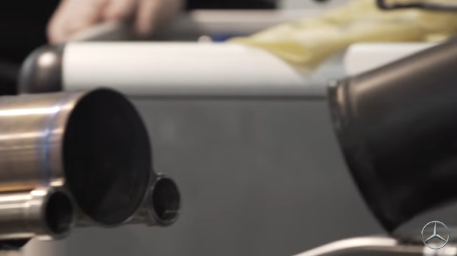 I terminali di scarico della Power Unit Mercedes 2017