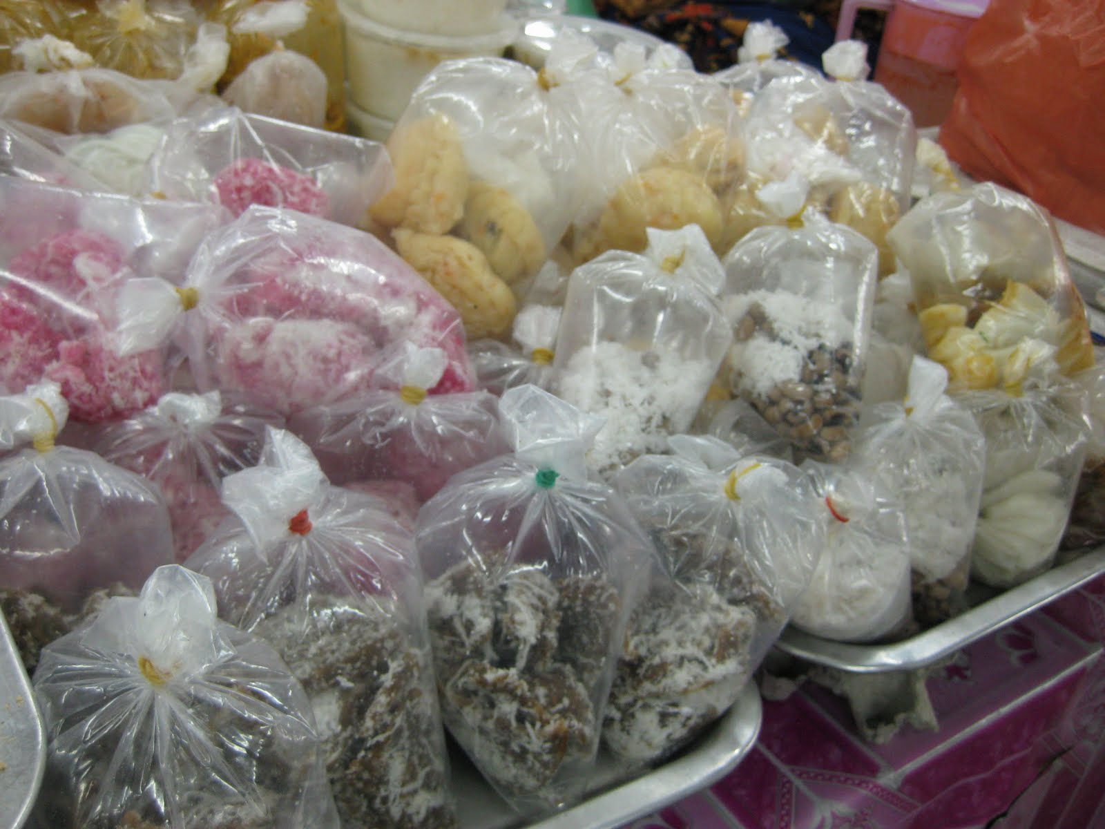 RESEPI NANNIE: Kuih-muih tradisional di pasar Payang