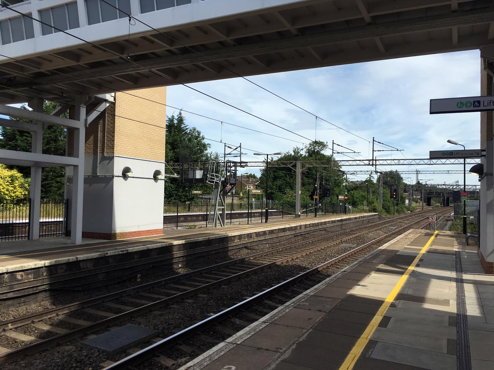 Calling at... British railway stations Leighton Buzzard (LBZ)
