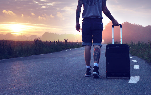 Faire ses valises : comment voyager très léger