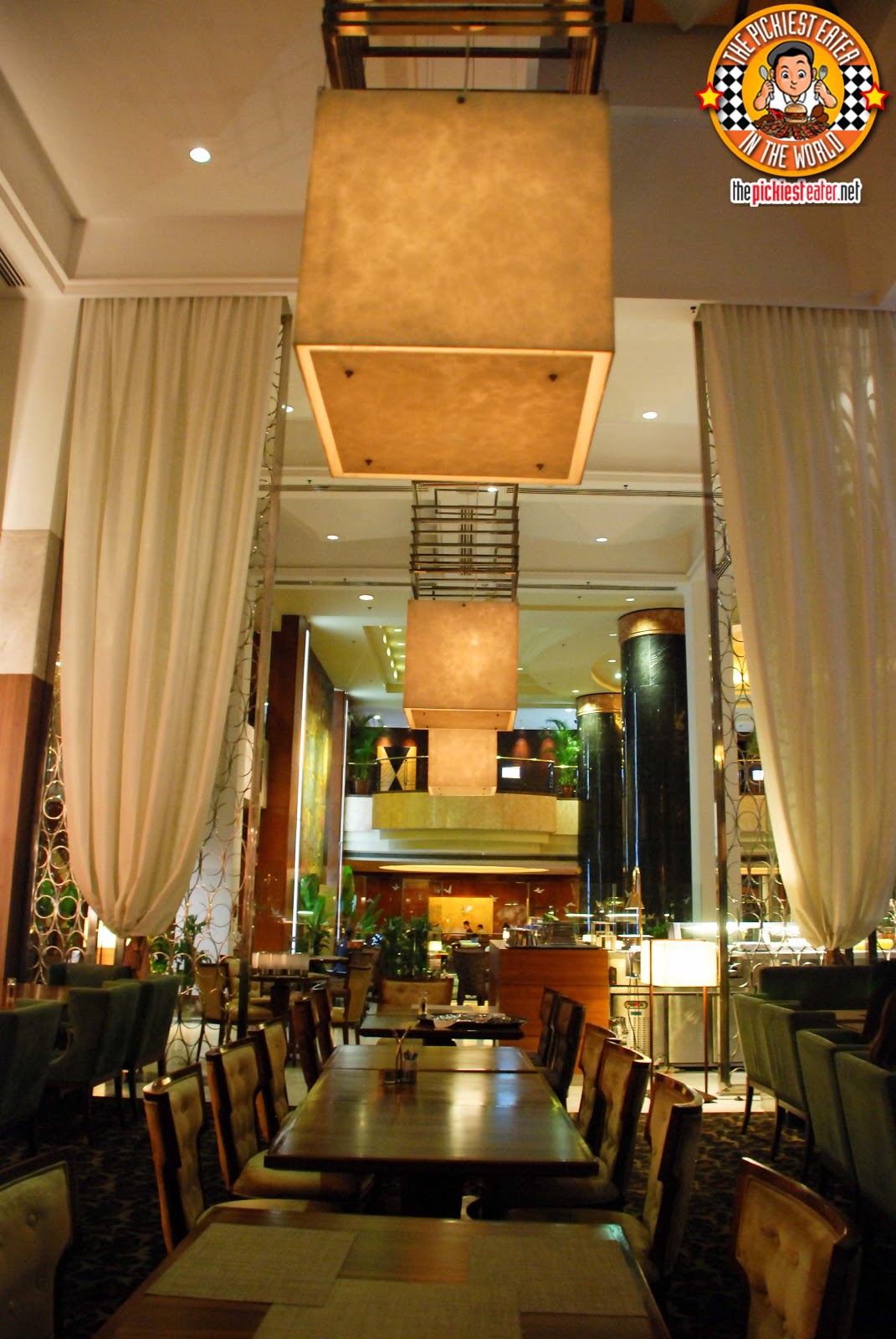 THE PICKIEST EATER IN THE WORLD THE LOBSTER BUFFET OF CORNICHE AT