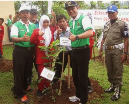 Bupati Gerakan Tanam Pohon Penyelamat Alam