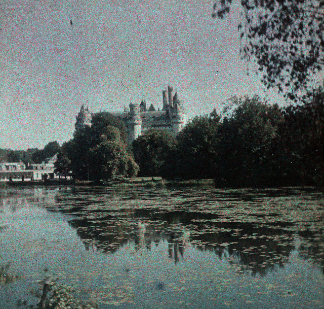 What Did Chateau de Pierrefonds Look Like  in 1915 