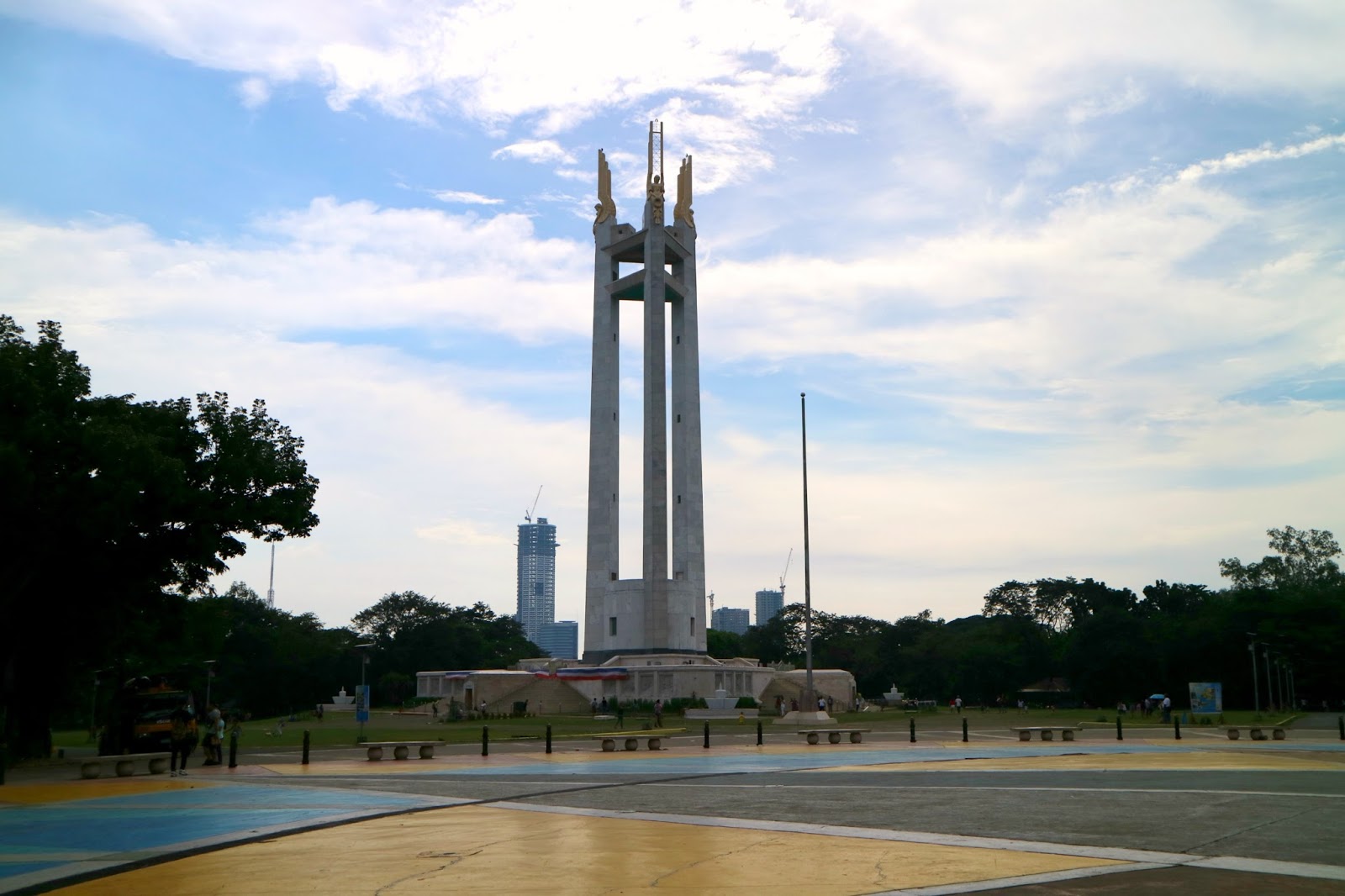 Photo Walk: Quezon Memorial Circle - Living in the Moment