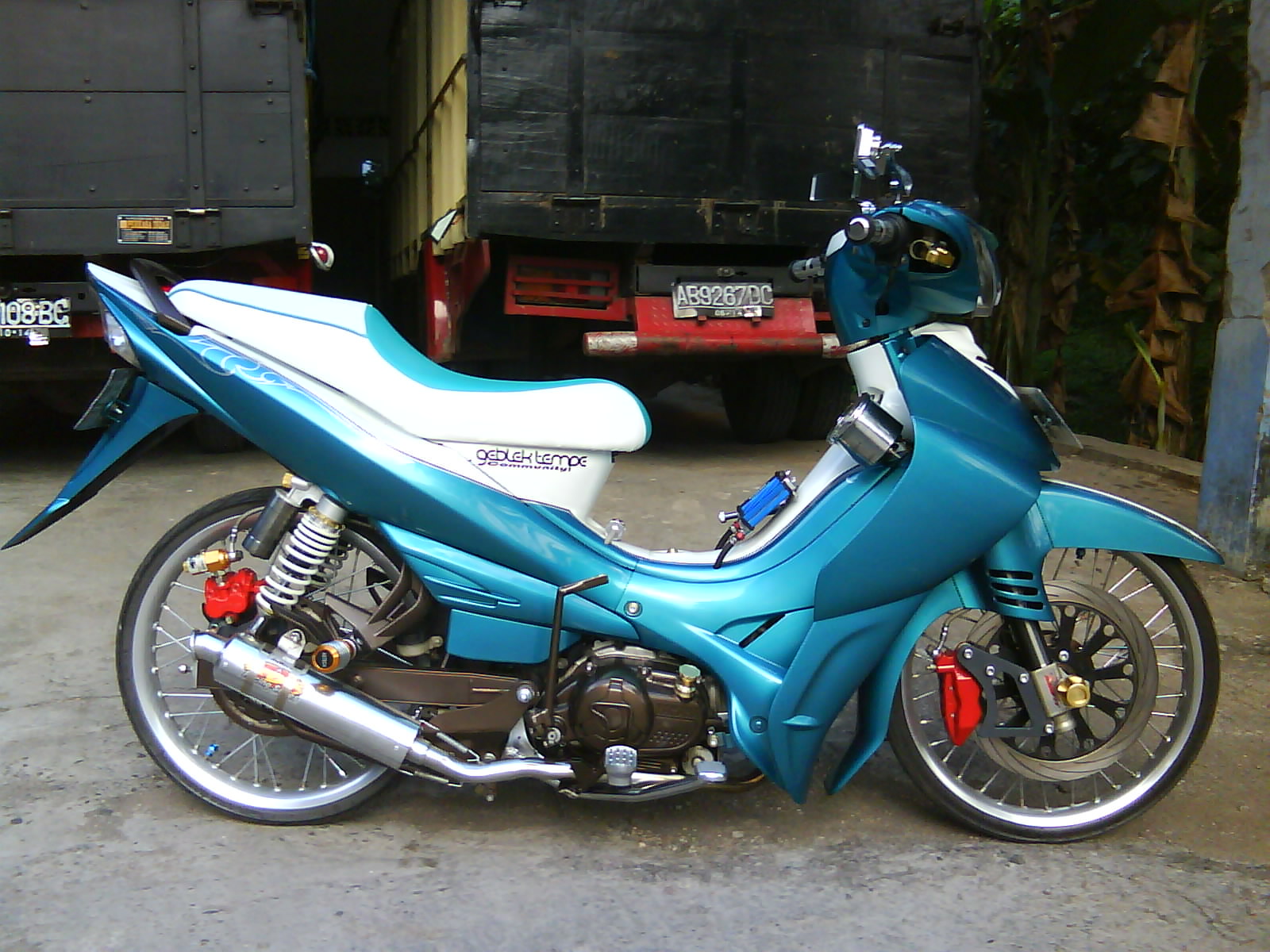 Koleksi 99 Modifikasi Motor Jupiter Z Warna Biru Putih
