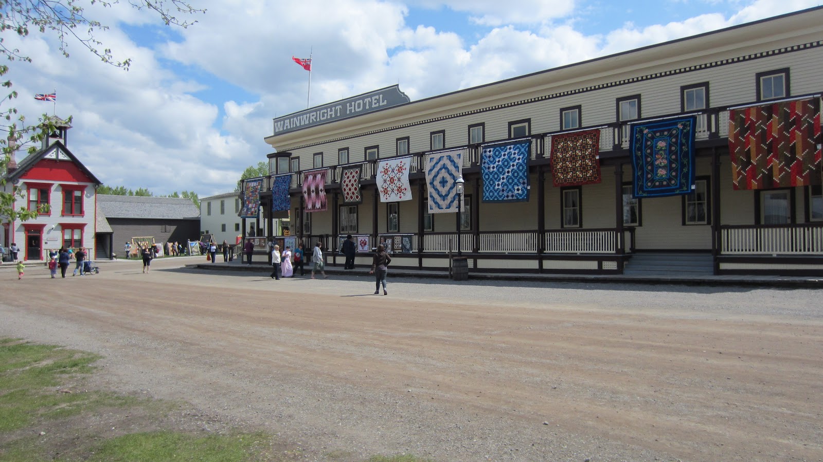 Floss Quilts Red and White at Heritage Park Quilt Show.