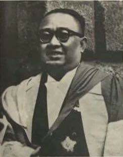 ၀င္းေအာင္ႀကီး (ေမာင္ေအာင္မြန္) – ရန္ကုန္တကၠသိုလ္ ပါေမာကၡခ်ဳပ္ ေဒါက္တာထင္ေအာင္