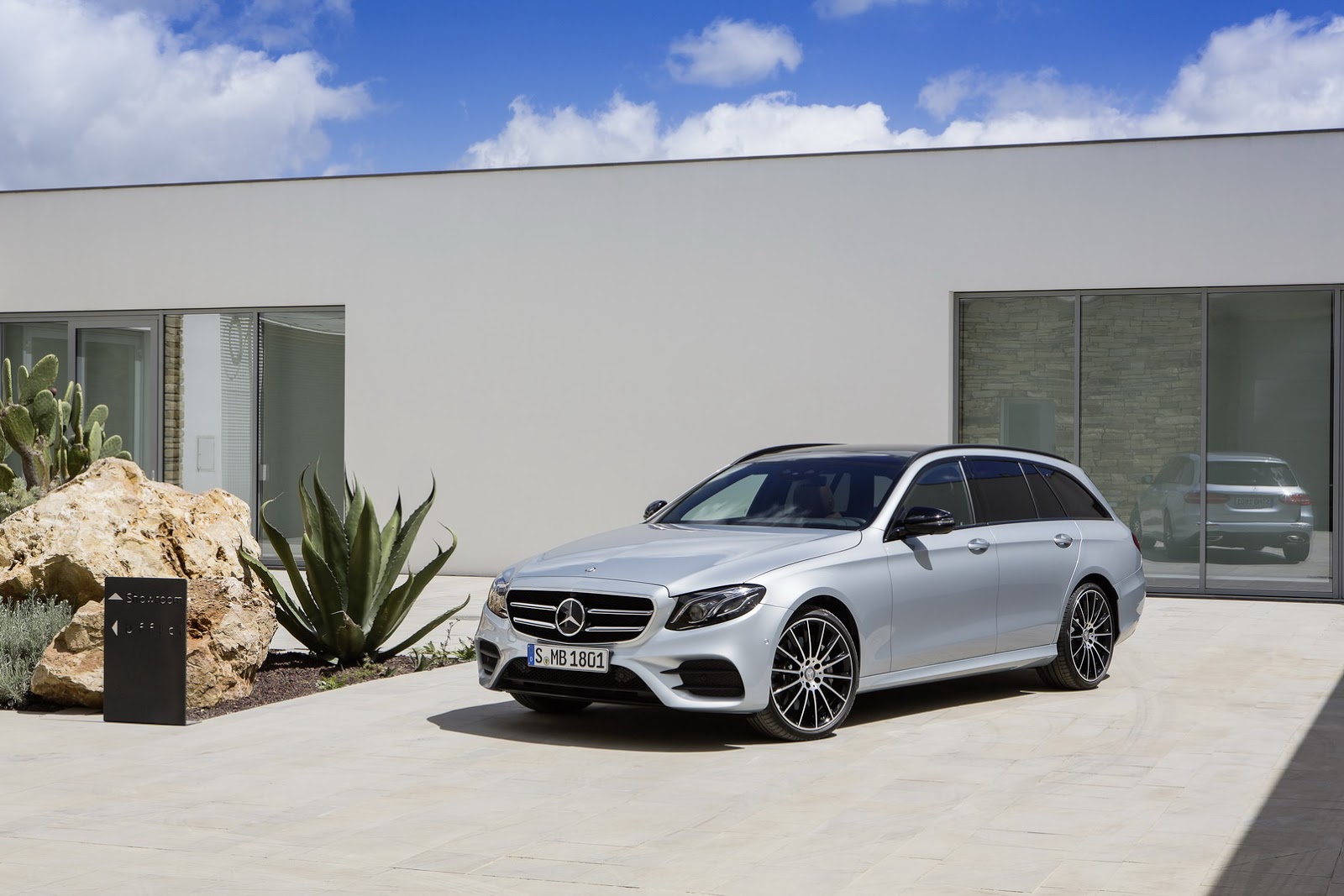 [Imagen: 2017-Mercedes-E-Class-Estate-8.jpg]