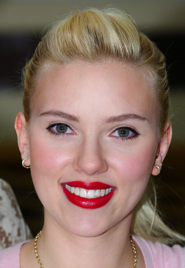 Scarlett Johansson makeup