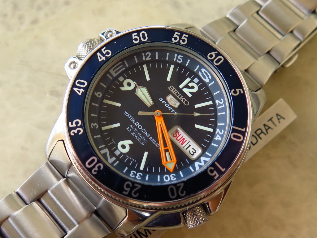 Seiko 7s36 03c0. Сейко дайверы 200м. Breitling chronomat automatic 36 south sea. 1 s 36. Брайтлинг chronomat 36 south sea.