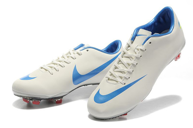 Botas de Crack: Las nuevas de Cristiano Ronaldo 2012: Nike Mercurial VIII blancas azules