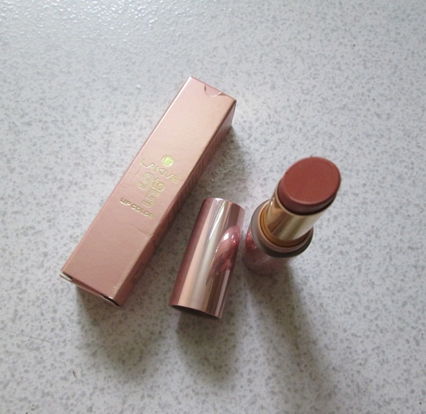 Lakme 9 to 5 Lip Color Oak Table Review, Swatches & LOTD