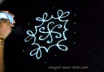 7-dots-kolam-0610b.jpg