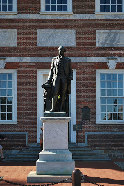 Washington statue at Independence Hall