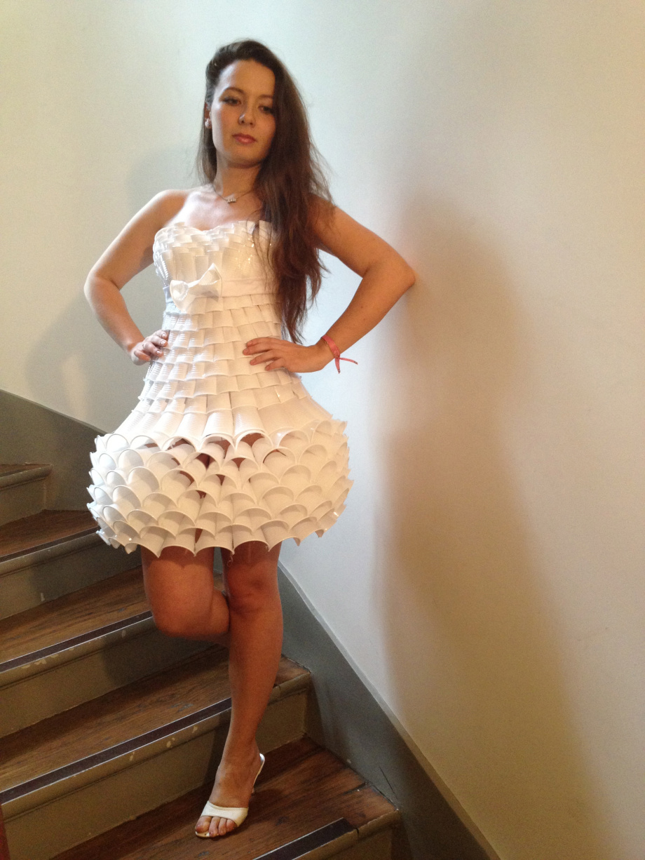 Как Сделать Платье Из Стаканчиков И Пакета Как Сделать Платье Из Стаканчиков И Пакета