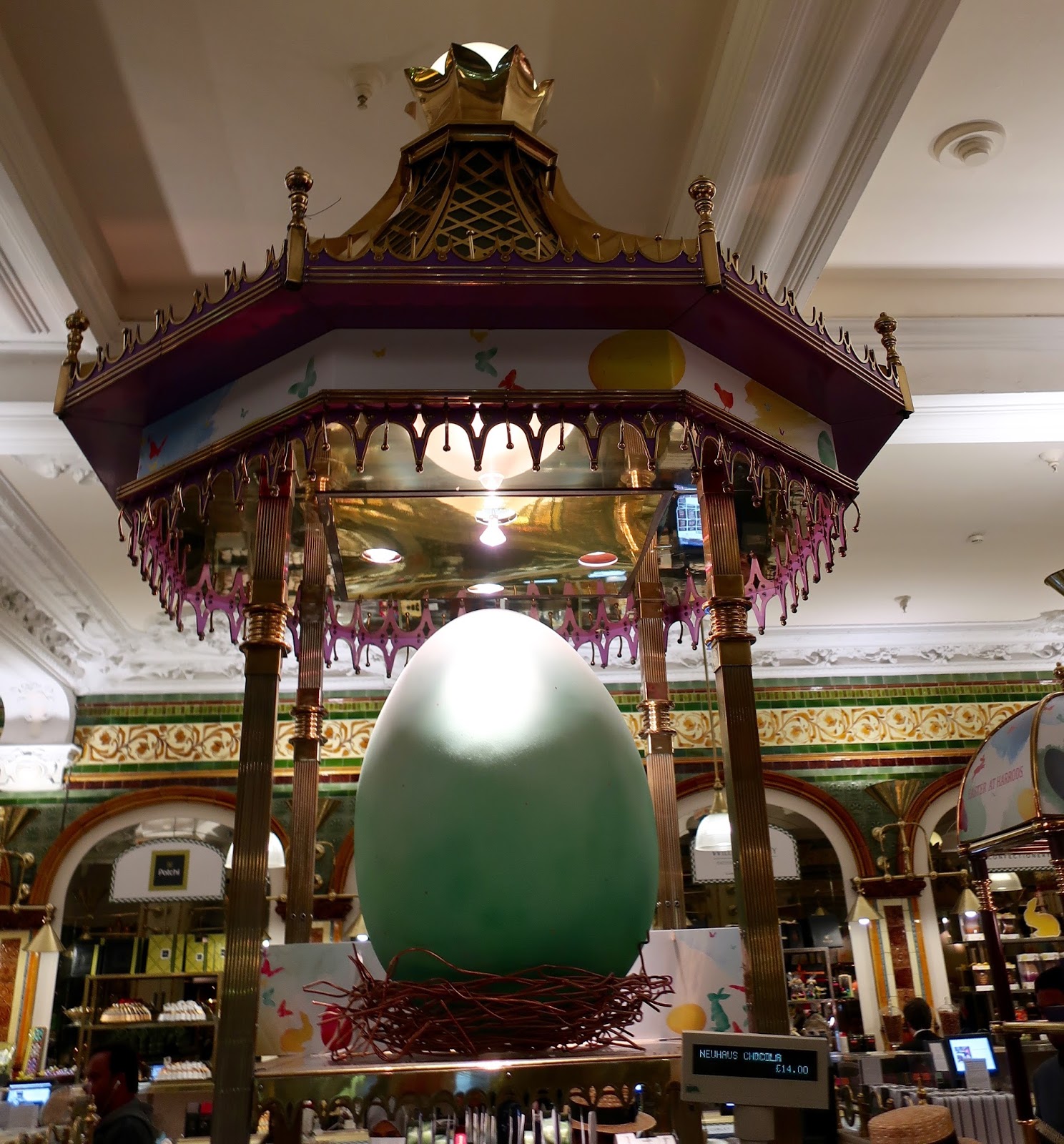 INTERNATIONAL LUXURY CONSULTING From HARRODS LondonHAPPY EASTER !!! Publication by ANNE De