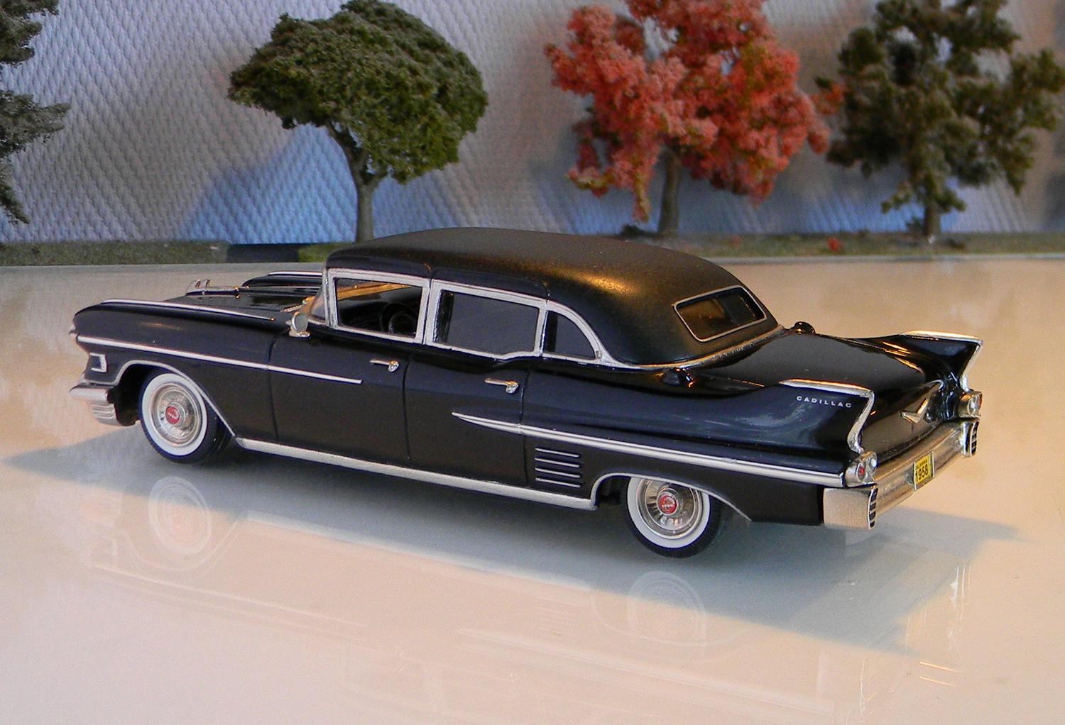 Voitures américaines 1/43 Motor City USA Sunset Coach Cadillac Séries