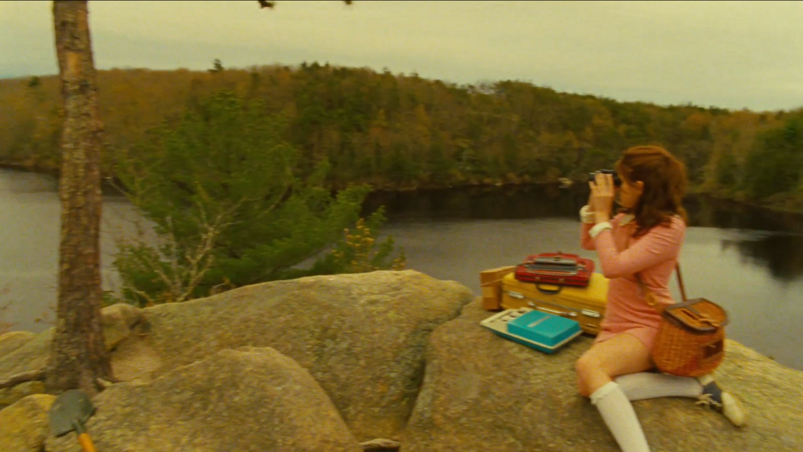 уэс андерсон королевство полной луны. королевство луны трейлер. королевство полной луны moonrise kingdom 2012. королевство полной луны фильм 2012. королевство полной луны кадры из фильма.