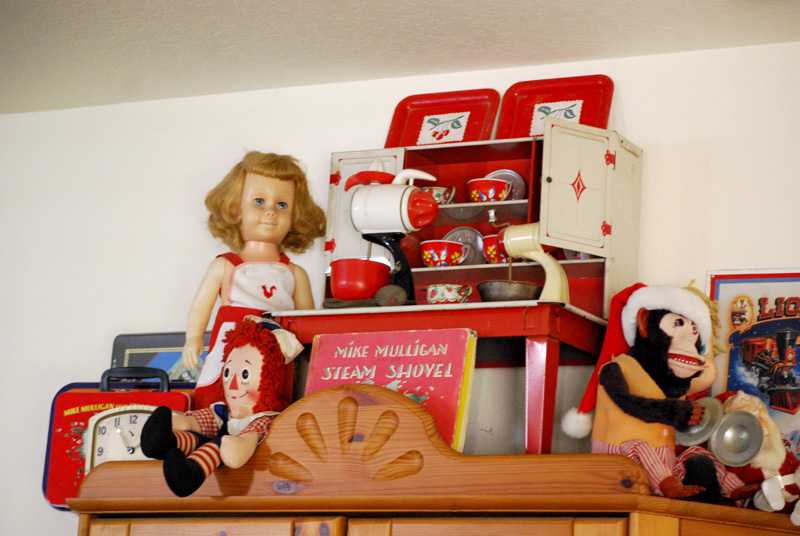 The Copycat Collector COLLECTION 204 Vintage Child's Kitchen