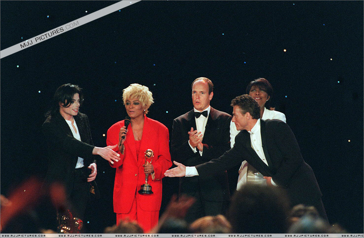 Джексон в монако жив. Michael Jackson the 8th World Music Awards 1996. Michael Jackson the 8th Annual World Music Awards 1996. Michael Jackson 1996 Concert.