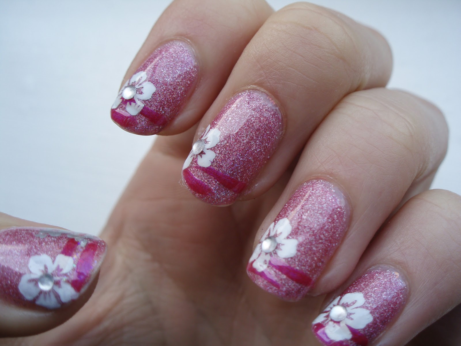 Clothes, Cosmetics and Chat: Monday's Manicure: Holographic Floral Nail Art