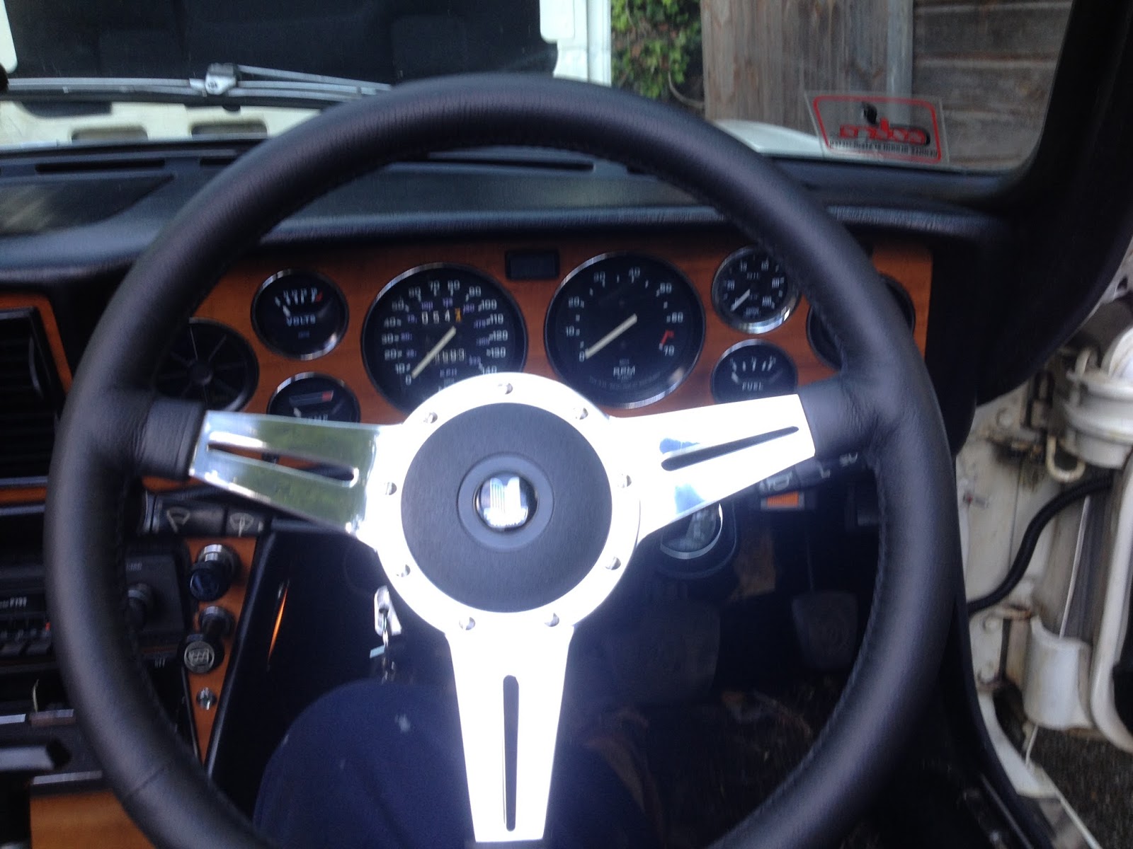 STELLA STAG MAKING A GOOD TRIUMPH STAG EVEN BETTER DASHBOARD