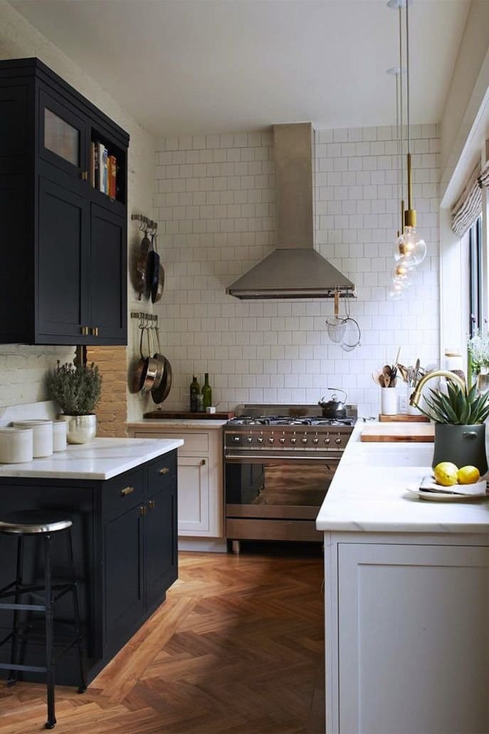 I love the look of this kitchen. I have way too much stuff but have
