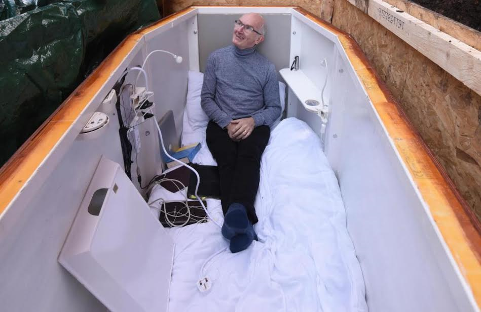 Man is buried alive by wife, friends and family for three days to raise