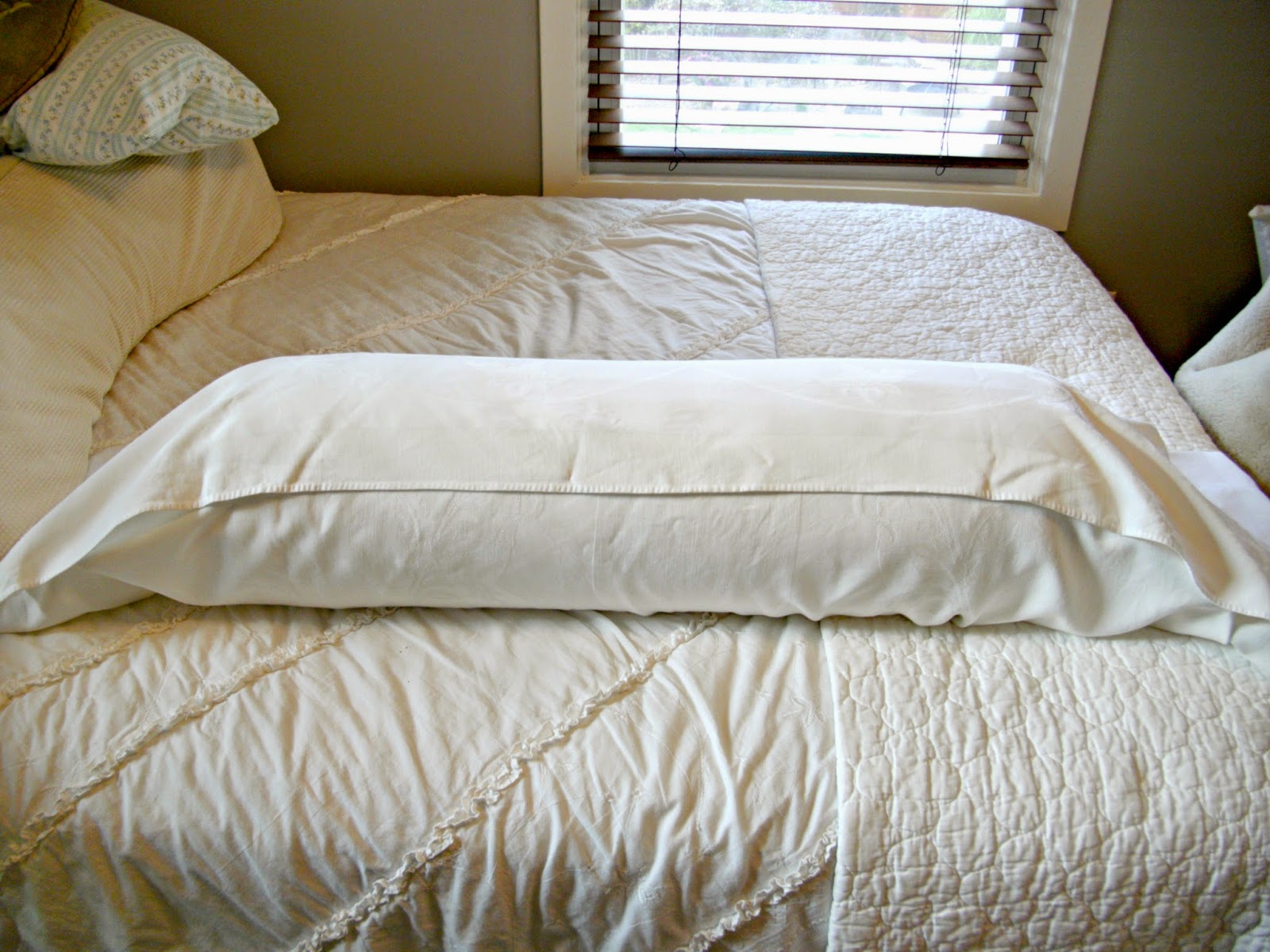 DIY Quick & Easy No Sew Bolster Pillow Cover Little Vintage Cottage