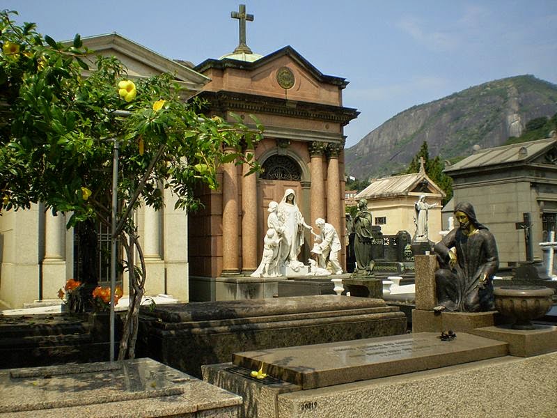 The Cemetery of St. John the Batista is the only cemetery in the South Zone of the city. The first burial in the cemetery of Sao Joao Batista held on December 4, 1852.