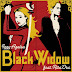 Iggy Azalea revela foto do clipe de "Black Window"