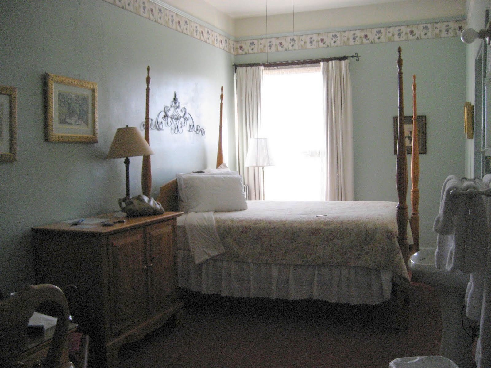 Living Rootless Silver City via Legendary Chope's and a Special Rest Area