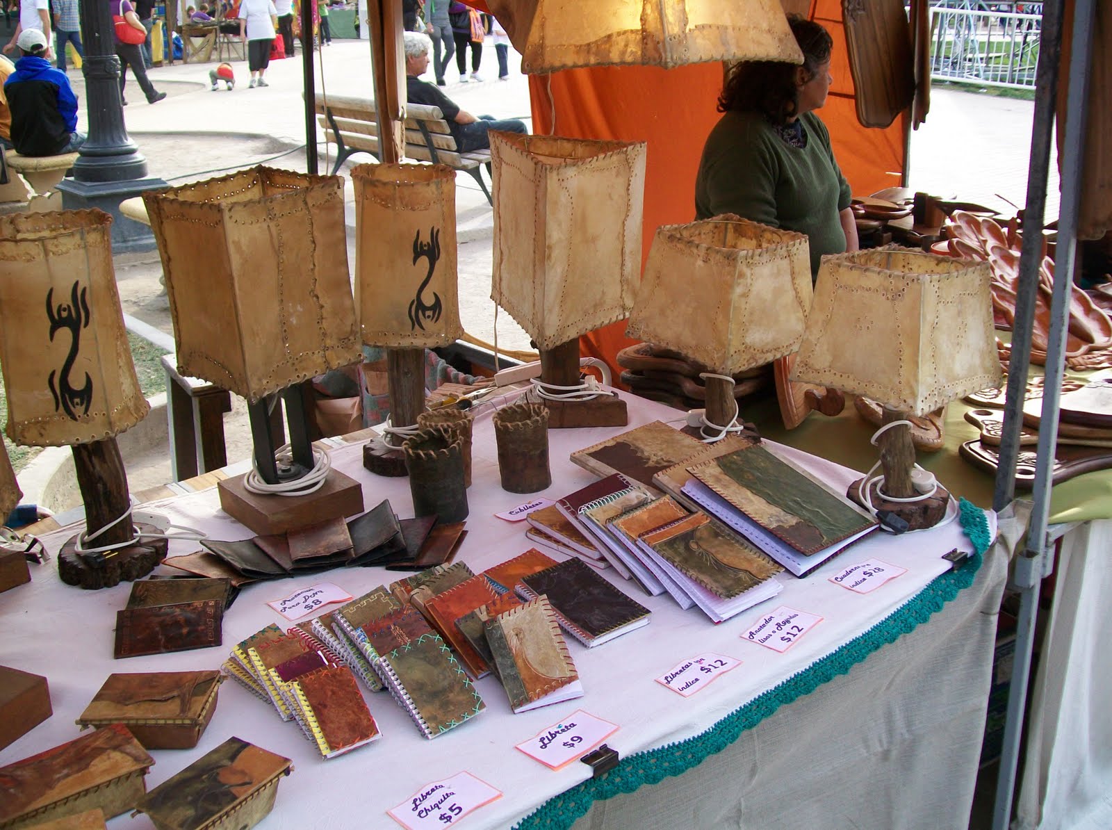 artesanias en cuero de conejo