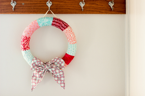 http://www.incolororder.com/2012/12/guest-post-holiday-wrapped-wreath.html