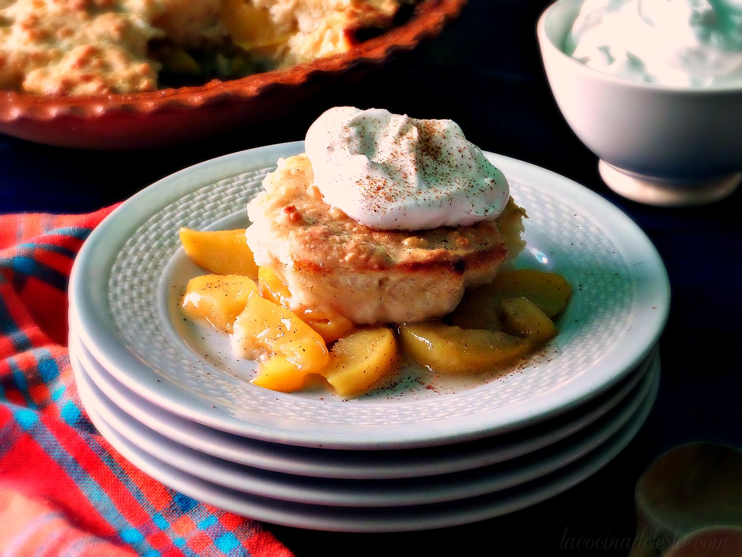 Easy Peach Cobbler w/ Biscuit Topping {She Made/Ella Hace} - La Cocina