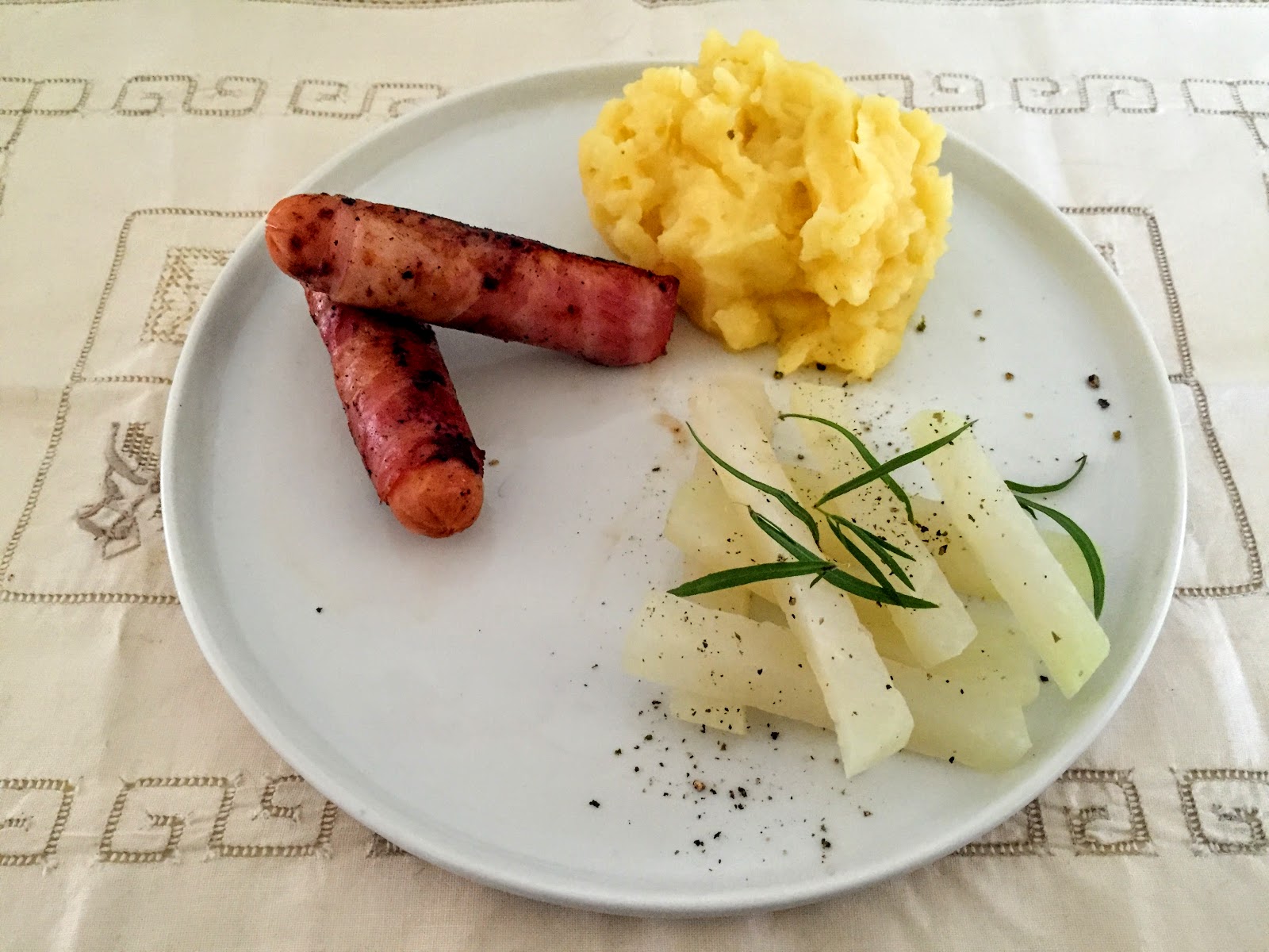 Das Auge isst mit!: 11. Juli 2016: Berner Würstel, Kartoffelbrei und ...