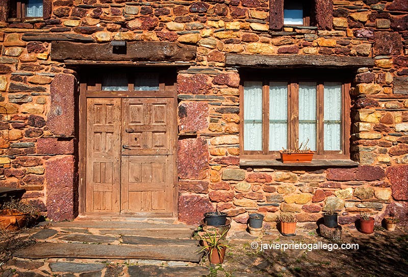 Localidad de Villacorta. Sierra de Ayllón.Segovia. Castilla y León. España. © Javier Prieto Gallego.