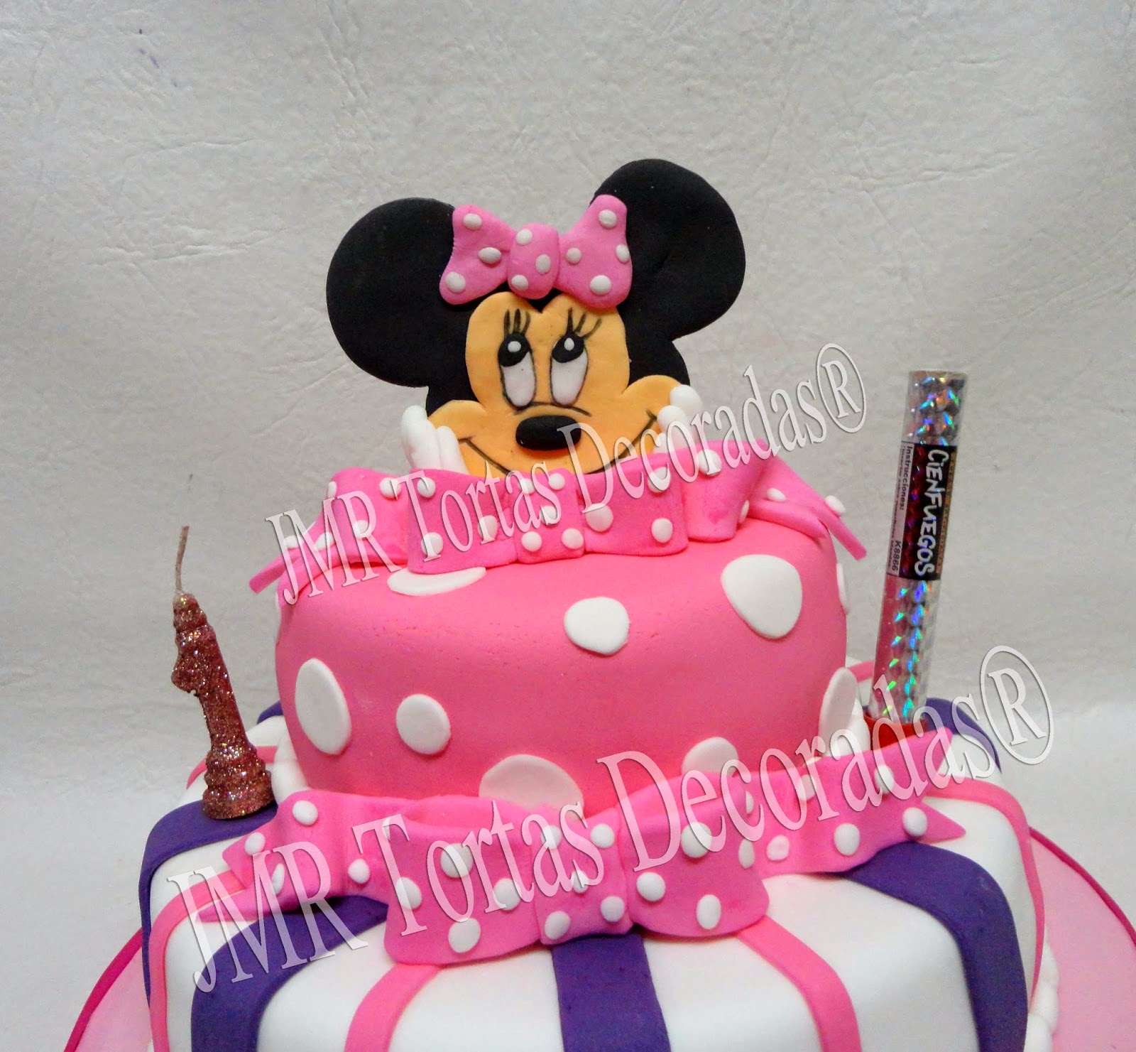 Torta Minnie dos pisos | JMR Tortas Decoradas