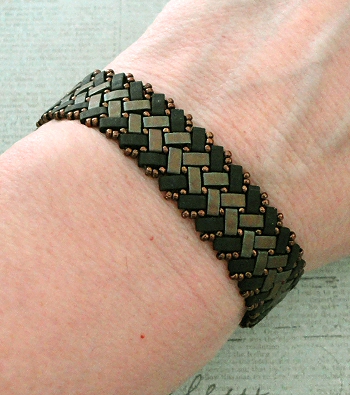 Linda's Crafty Inspirations: Half Tila Herringbone Bracelet