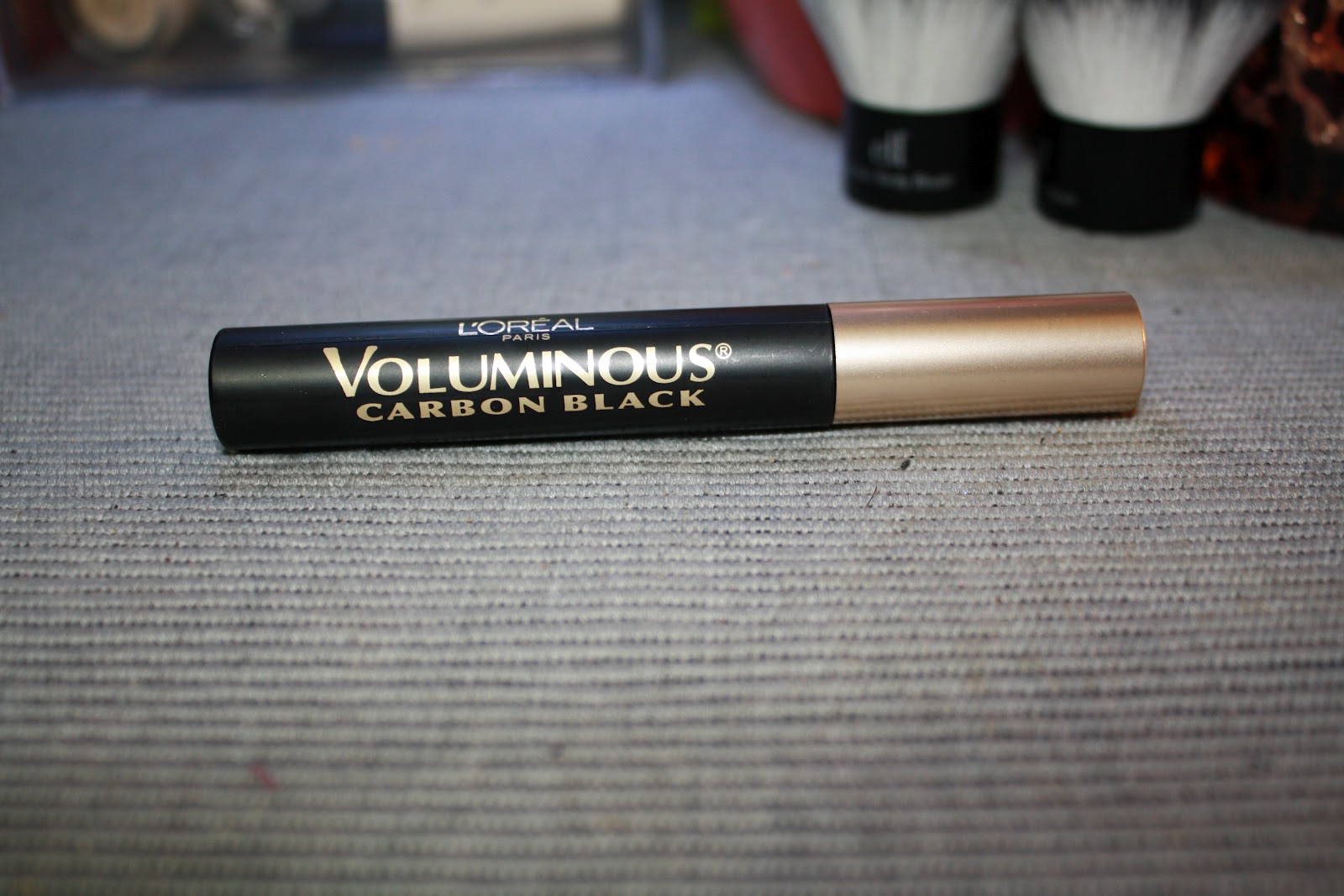 Kinkie Cosmetics L'Oreal Voluminous Carbon Black Mascara
