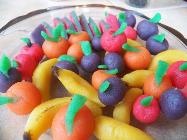 Marzipan fruits