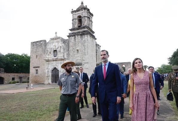 King Felipe VI and Queen Letizia came to San Antonio city of Texas state, which celebrates 300th anniversary of its establishment. Mayor Ron Nirenberg