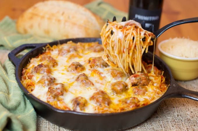 Baked Spaghetti & Meatballs #italianfood #deliciousdinner