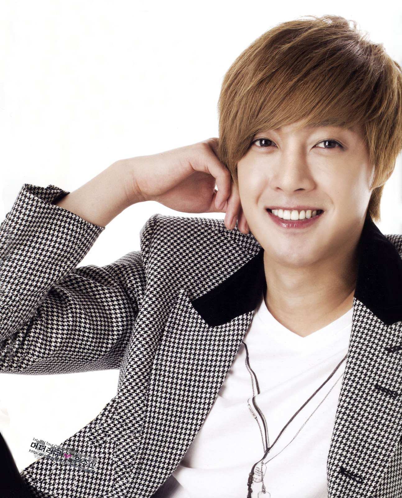 scans kim hyun joong first japan tour offical photo book scans kim hyun joong first japan tour offical photo book