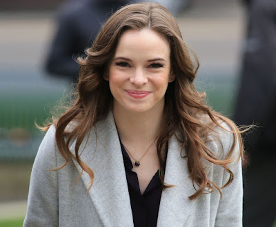 Danielle Panabaker HD Wallpaper Danielle Panabaker HD Wallpaper