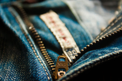  Jeans Zip ( जीन्स ज़िप ) पर YKK क्यों लिखा होता है