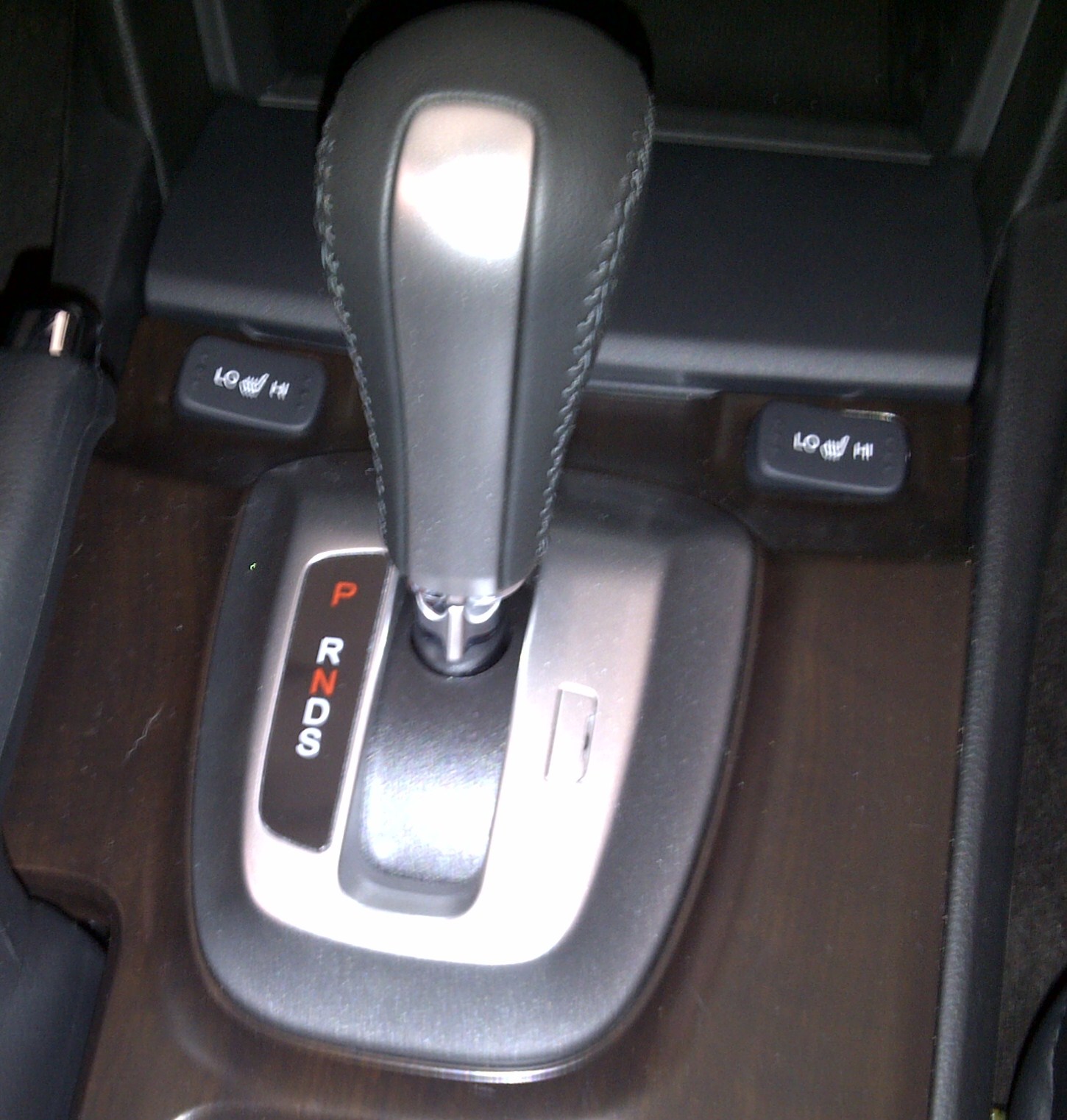Albums 95+ Images where do you find the gearshift lever in a vehicle with an automatic transmission? Completed