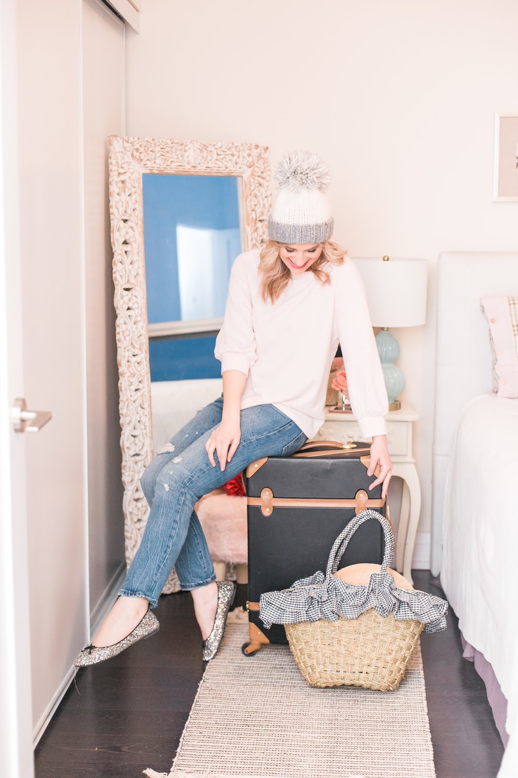 Bijuleni - Traveling Light: 5 Rules to Help You Pack Less