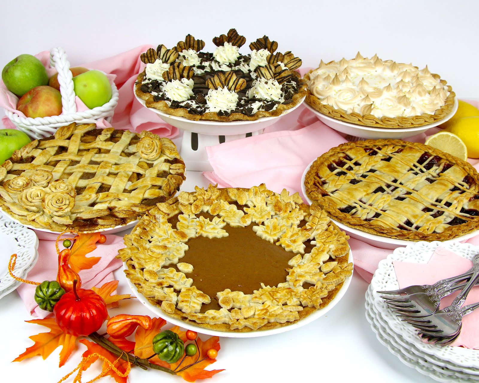 How to Make Decorative Pie Crusts